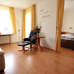 Hotel Restaurant Kurparkblick Inkl Pfalzcard מלון