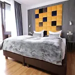 Hotel Restaurant Kurparkblick Inkl Pfalzcard מלון