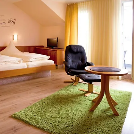 Restaurant Kurparkblick Inkl Pfalzcard فندق باد بيرغزابيرن