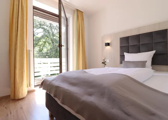 ホテル Kurparkblick